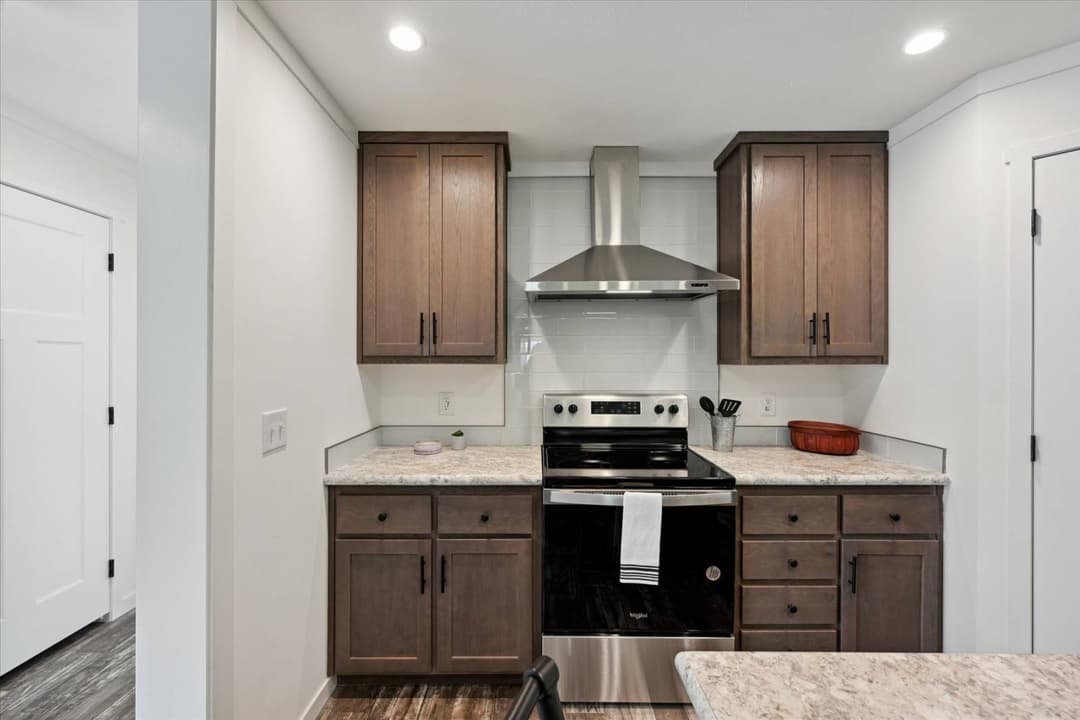 East point - elevate 56 kitchen home features