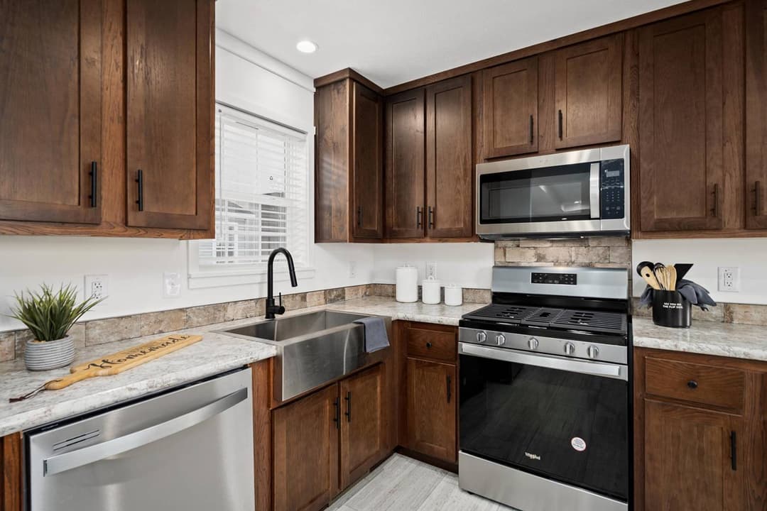 Affinity kitchen home features