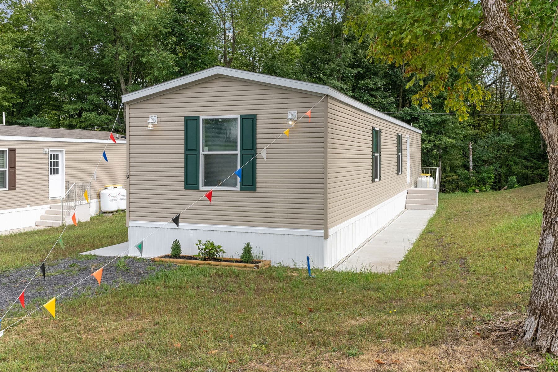 Achiever 6902 elevation home features