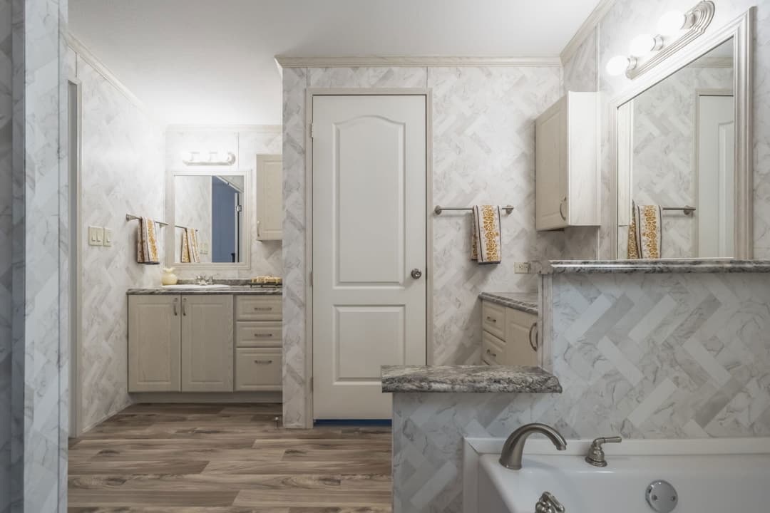 Doublewide c-32×64-32ap bathroom home features