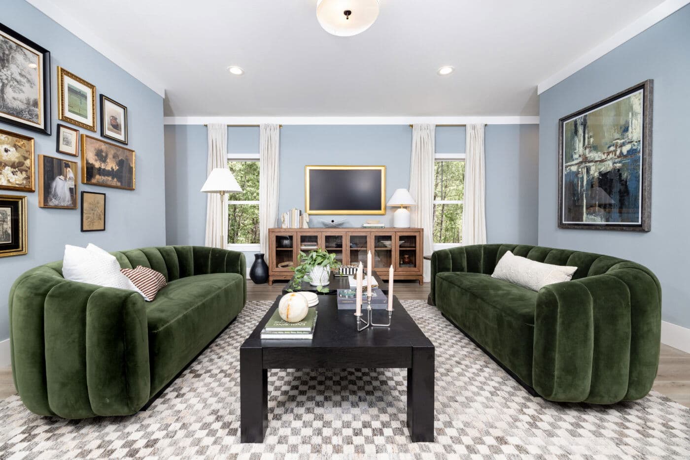 Encore interior home features