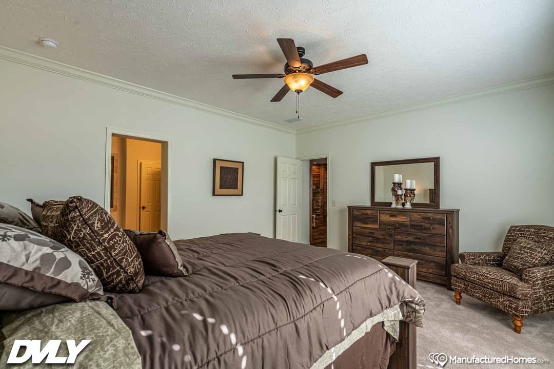 Orchard house (study) bedroom home features