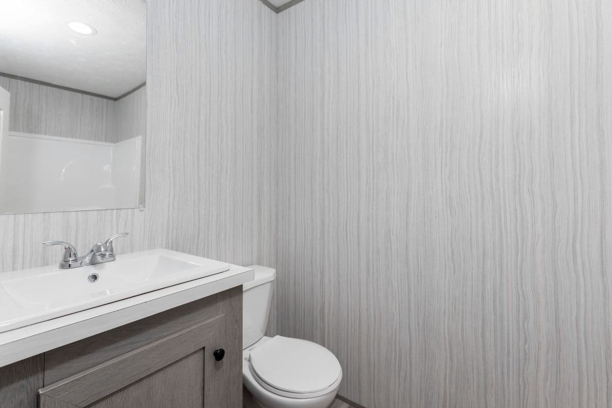 Maynardville classic 56 bathroom home features