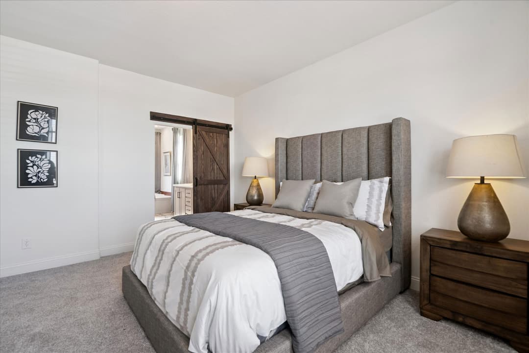 Magnolia  bedroom home features