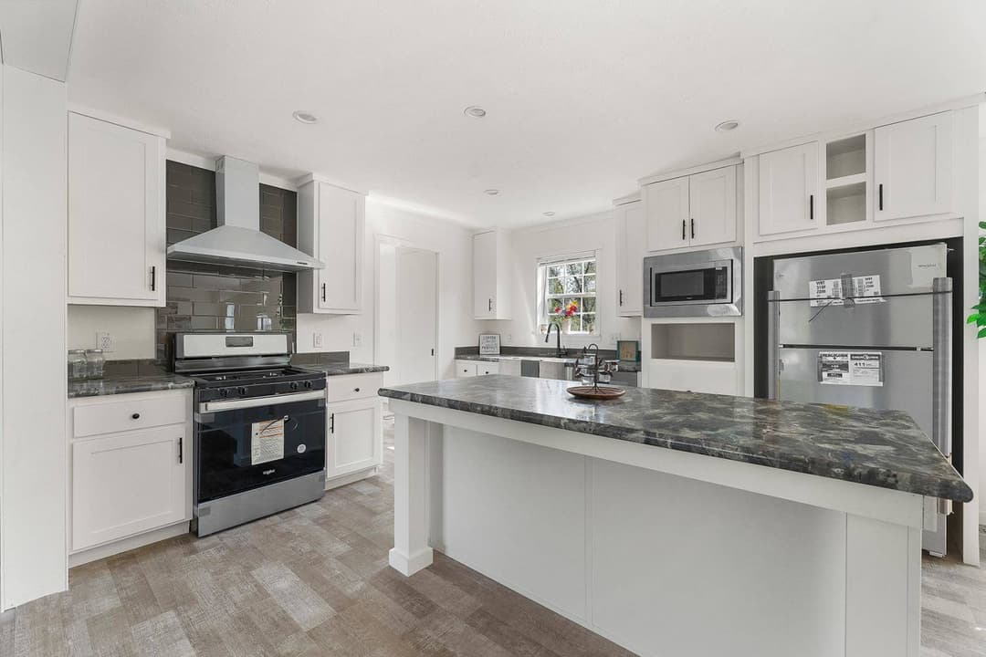 Insight kitchen home features