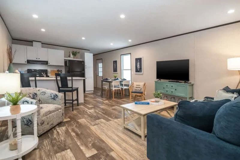 Crest interior home features