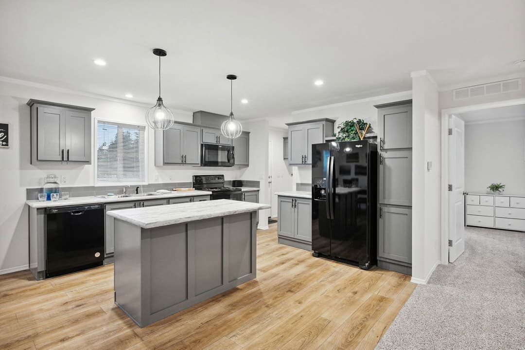 Millcreek 4400-6 kitchen home features