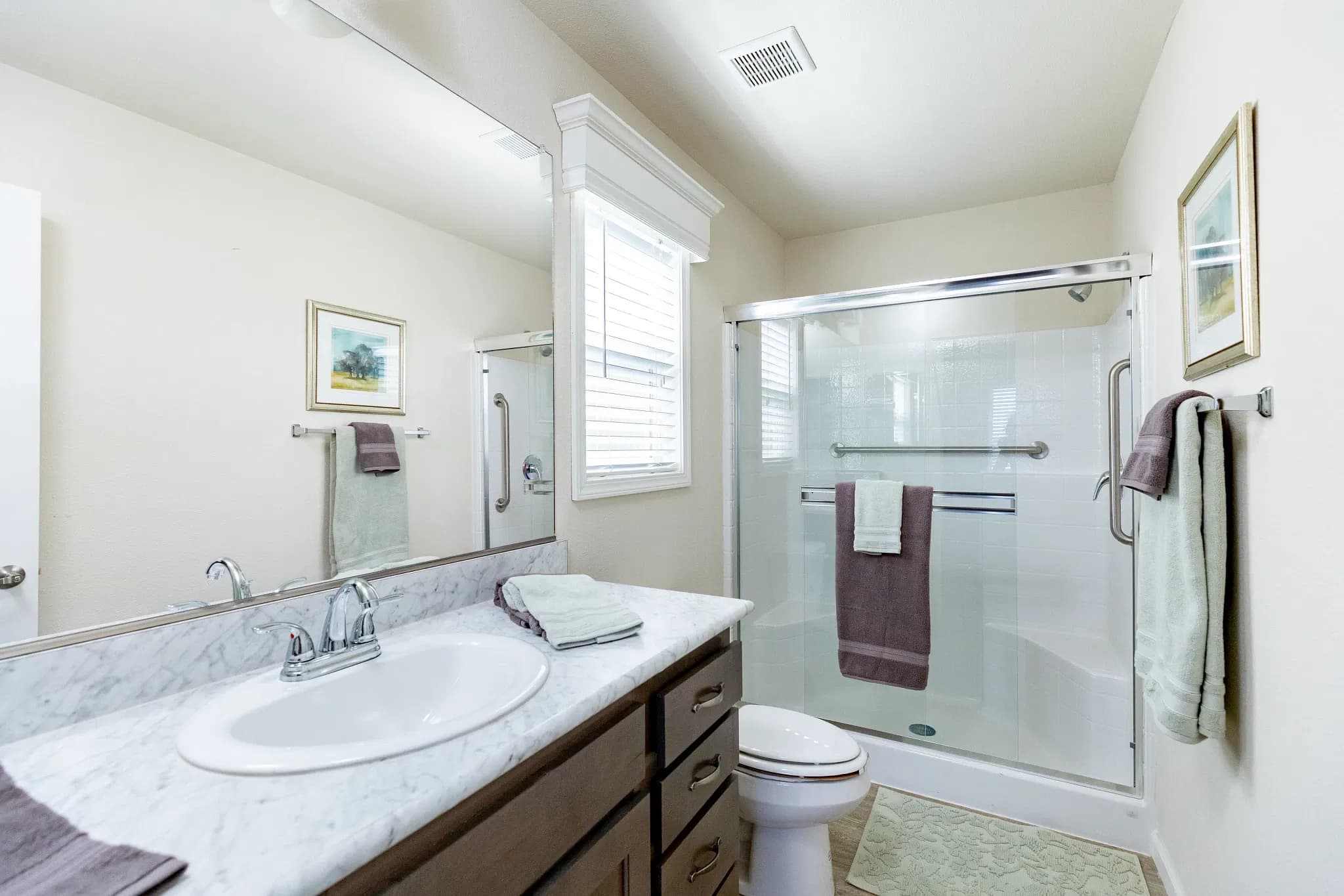 Fairpoint bathroom home features