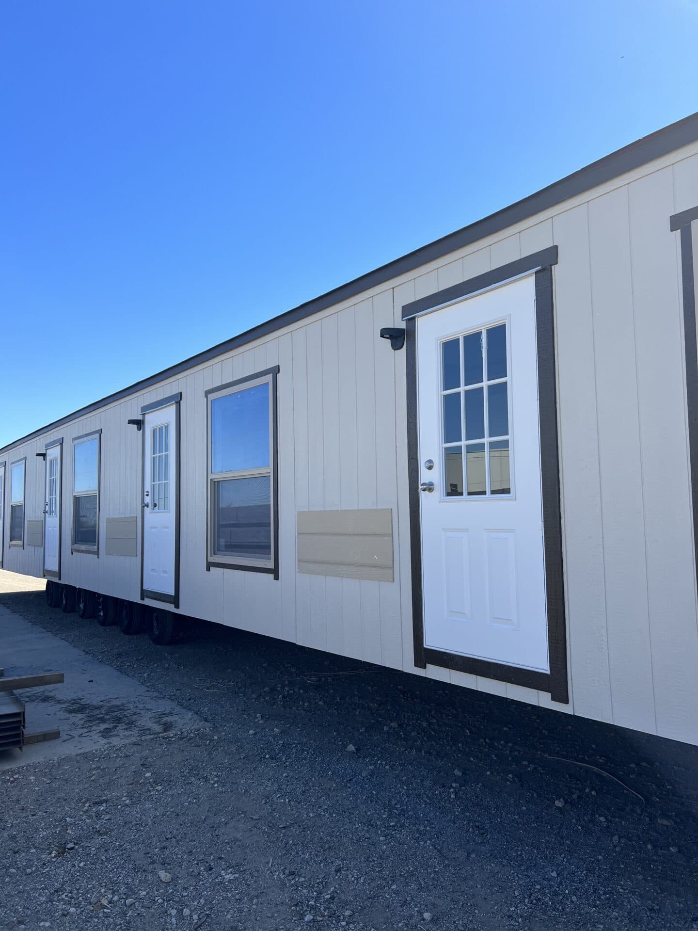 Workforce o-16×44-22aof exterior and elevation home features