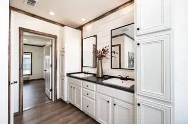 Arabella bathroom home features