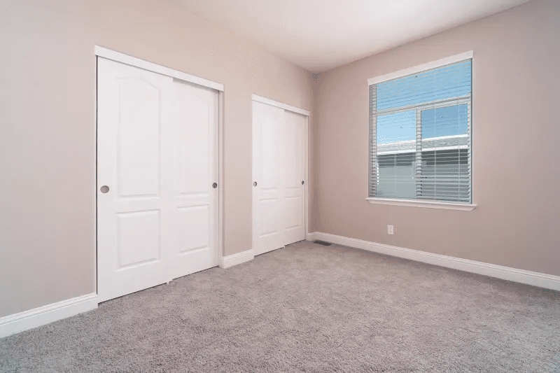 Sunset ridge-k583g bedroom home features