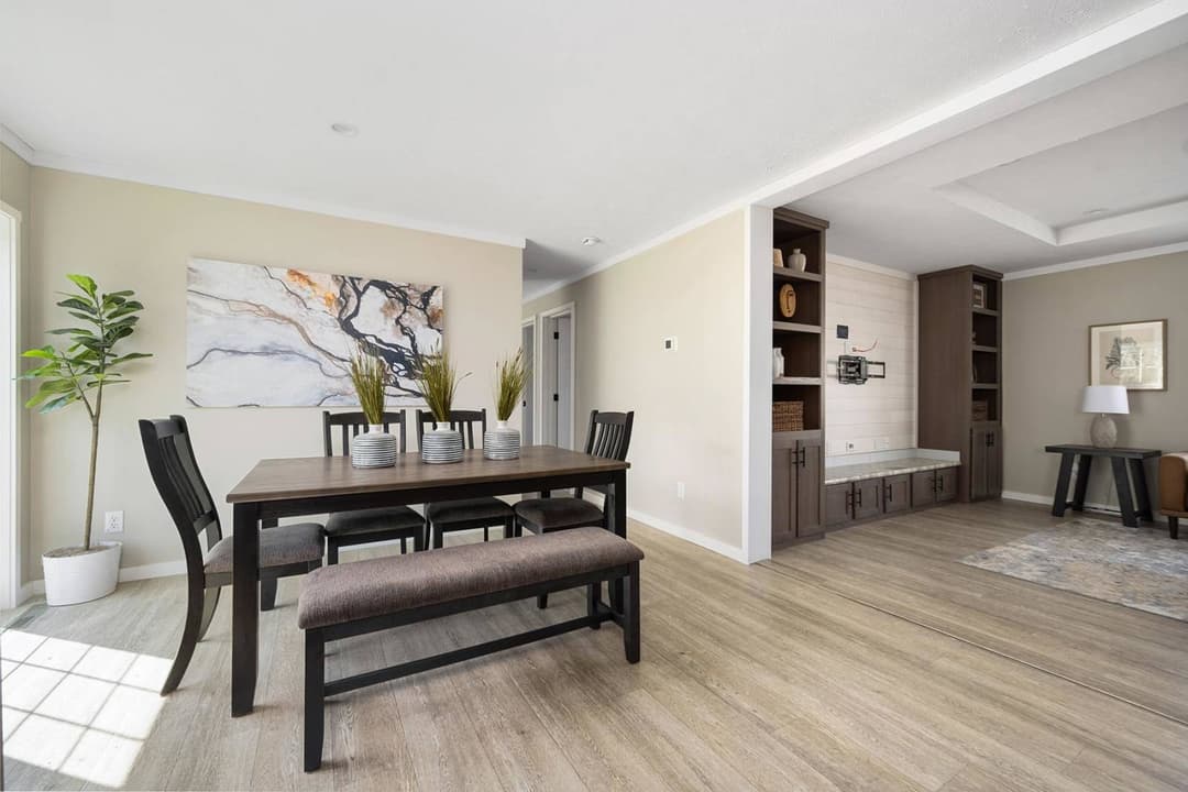 East point - pursuit interior home features
