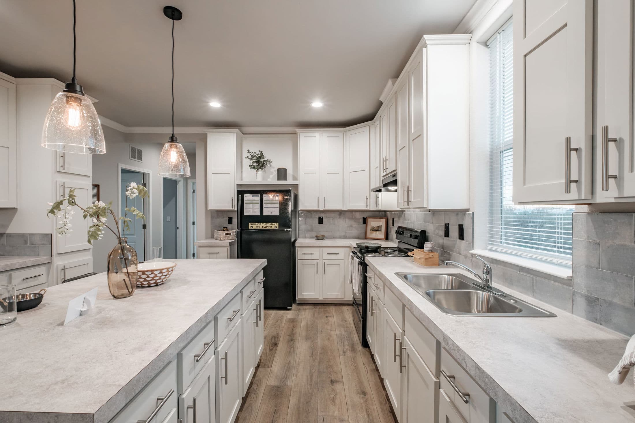 Diamond peak kitchen home features