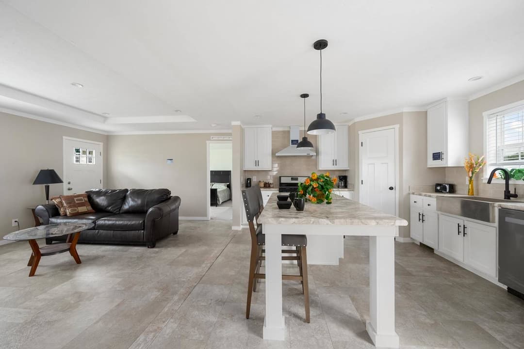 Elevate 52 kitchen home features