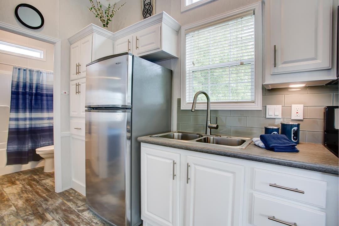 Shore park 4110l kitchen home features