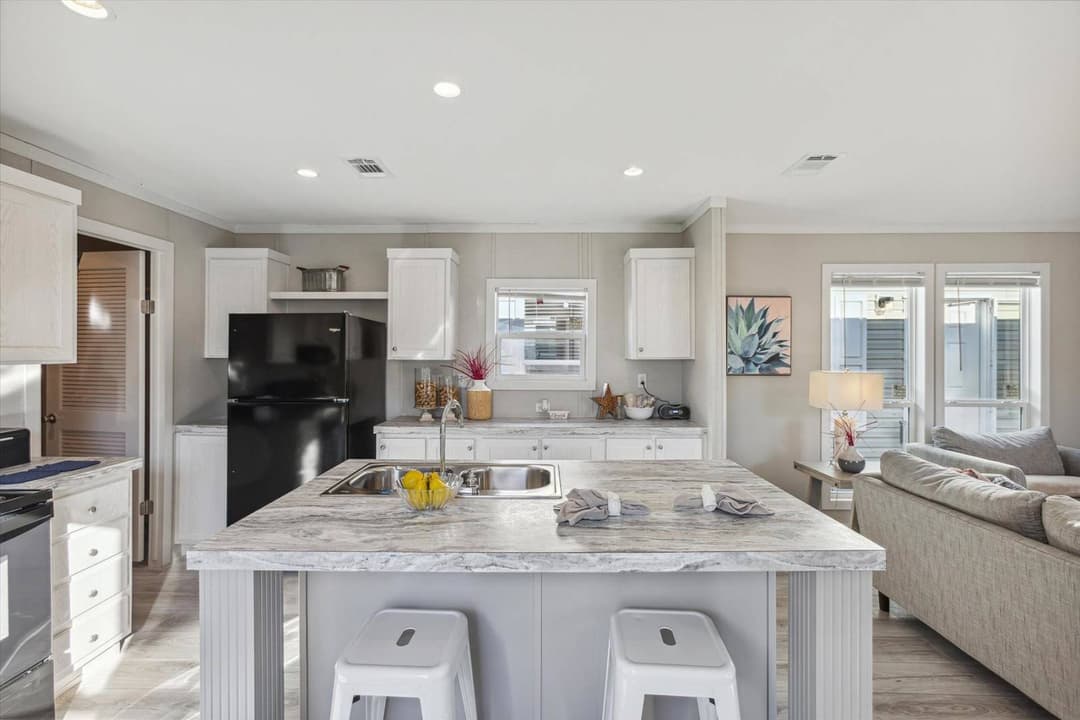 Rm1676 kitchen home features