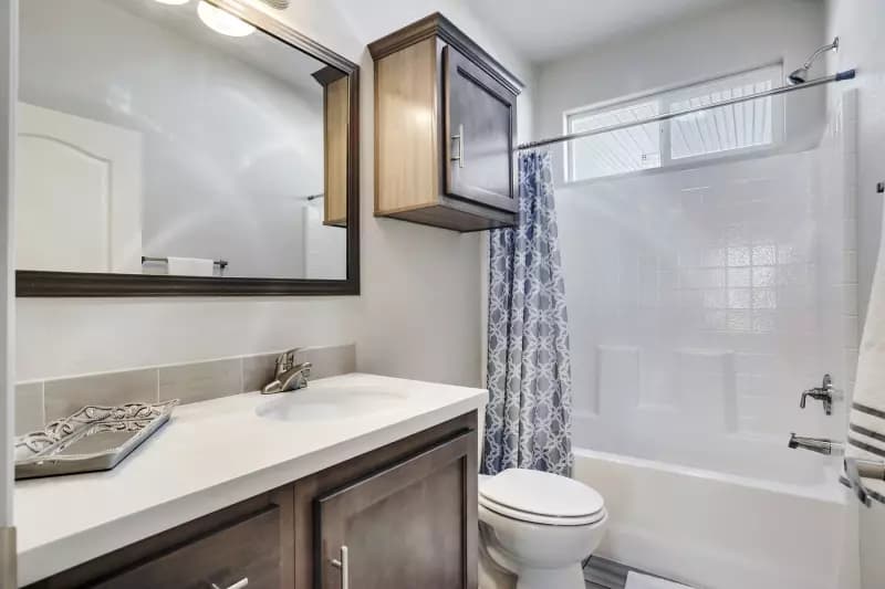 Bayside bathroom home features