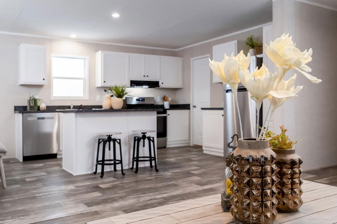 Pinnacle 3904 interior home features