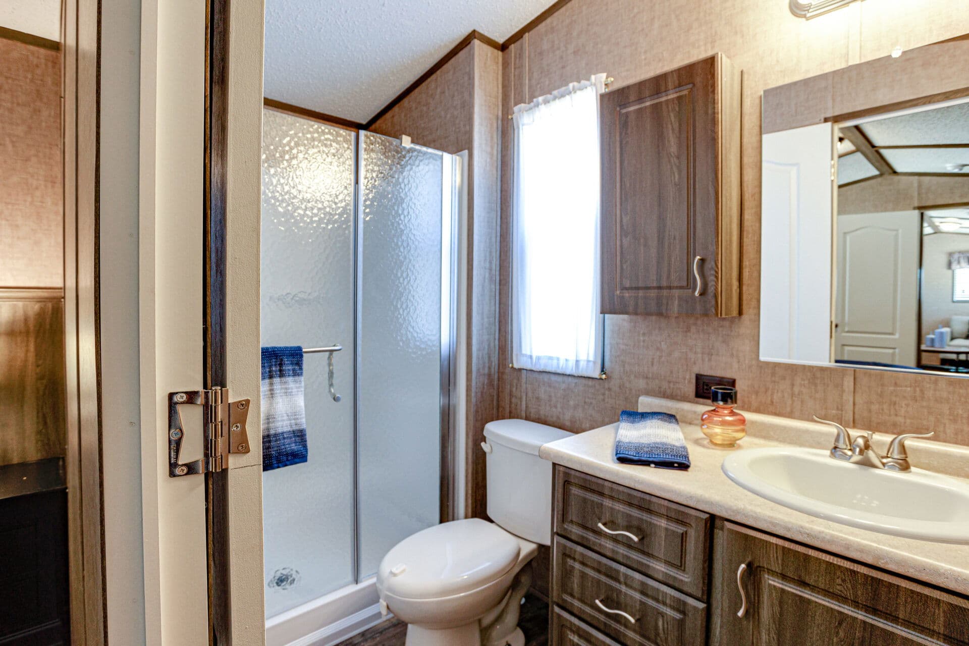 Tiny 12×36-11fla bathroom home features