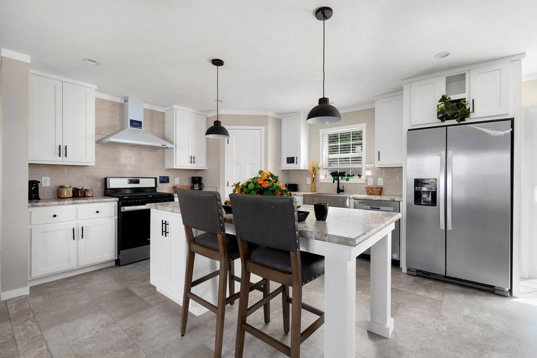 Elevate 52 kitchen home features