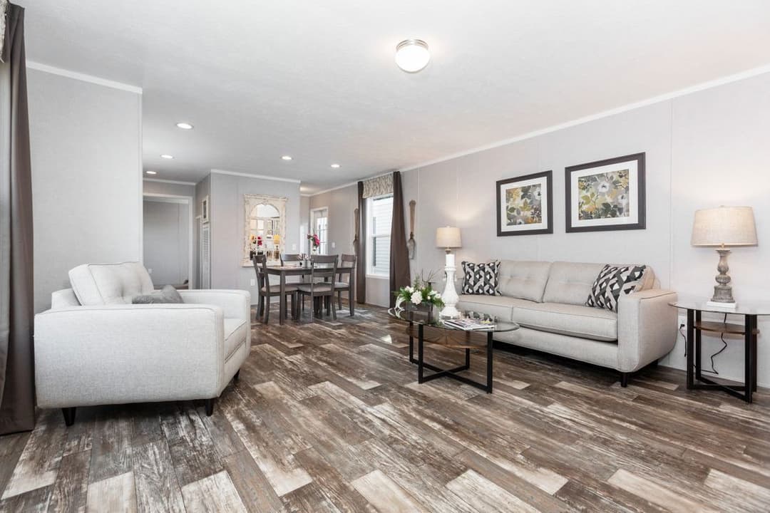Sapphire interior home features