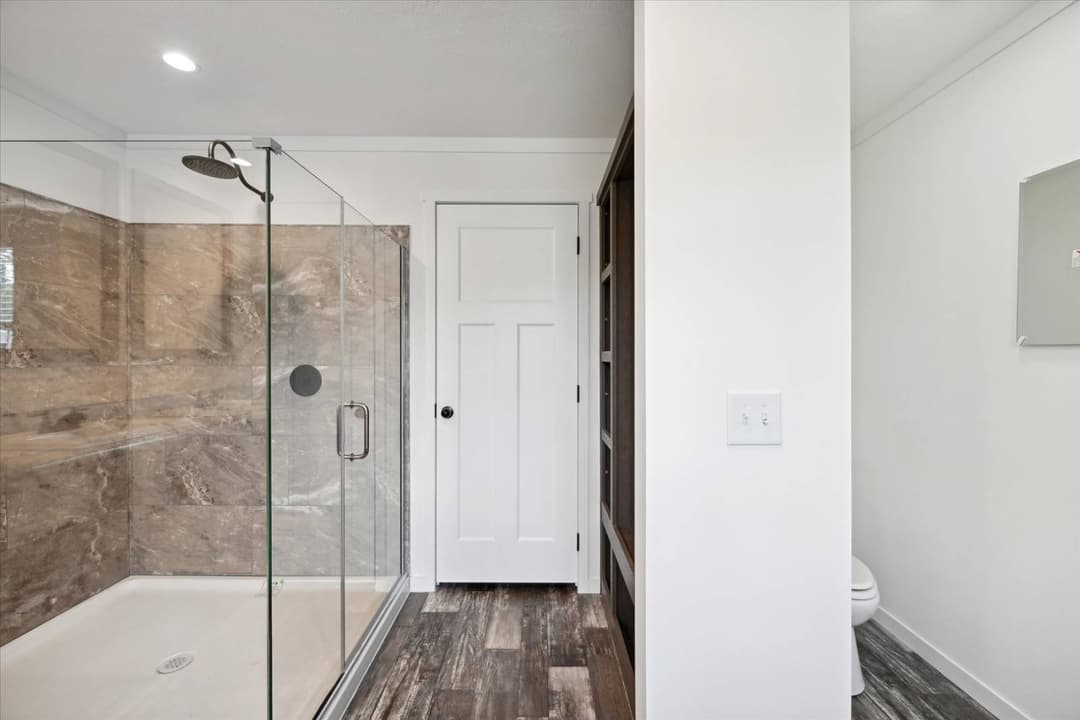East point - elevate 56 bathroom home features