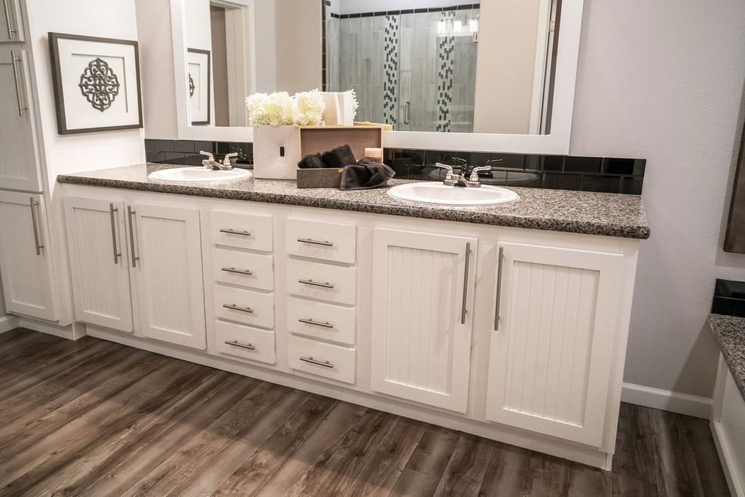 Innovation 3276r bathroom home features