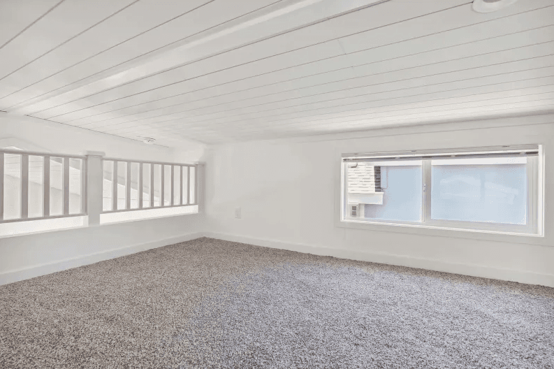 Ath-12l bedroom home features