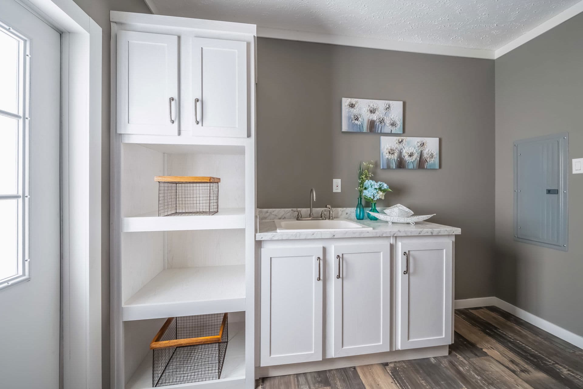 The willow oak interior home features