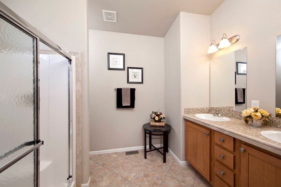 Catalina bathroom home features