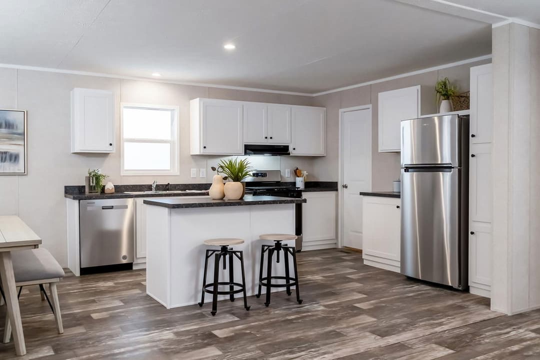 Pinnacle 3904 kitchen home features