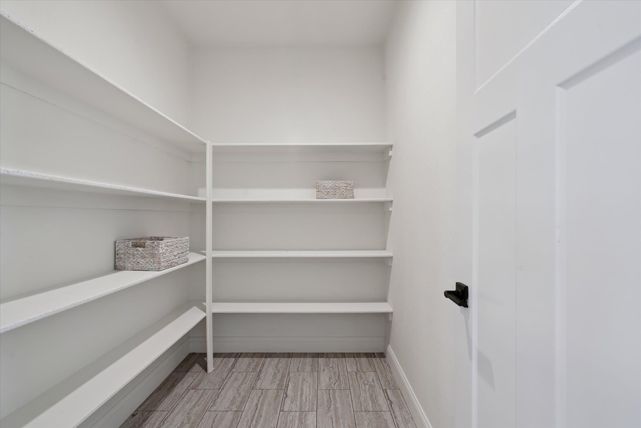 Magnolia  bedroom home features