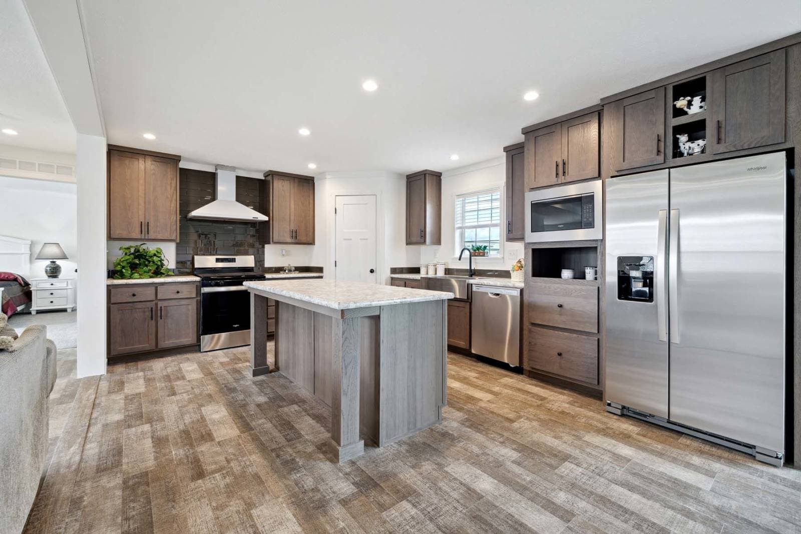 East point - elevate 60 kitchen home features