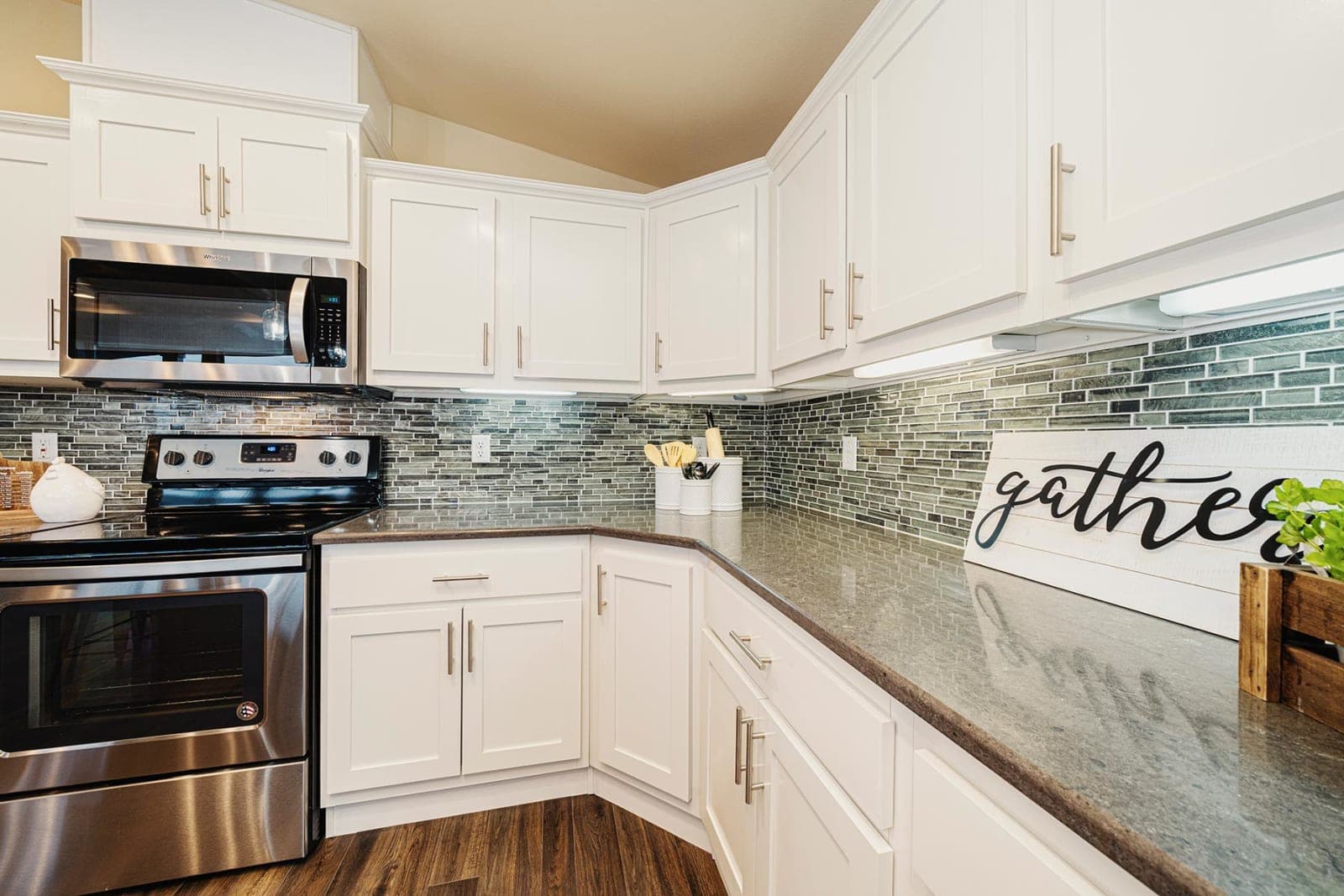 Westridge 1492ct kitchen home features