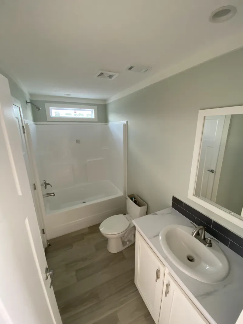Legend 3260495 bathroom home features