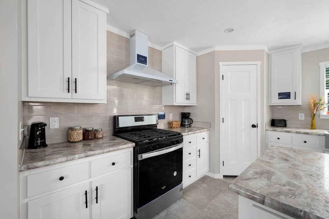 Elevate 52 kitchen home features