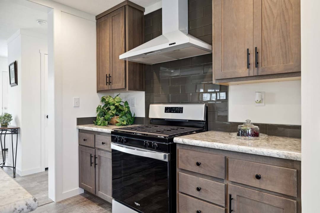 East point - elevate 60 kitchen home features
