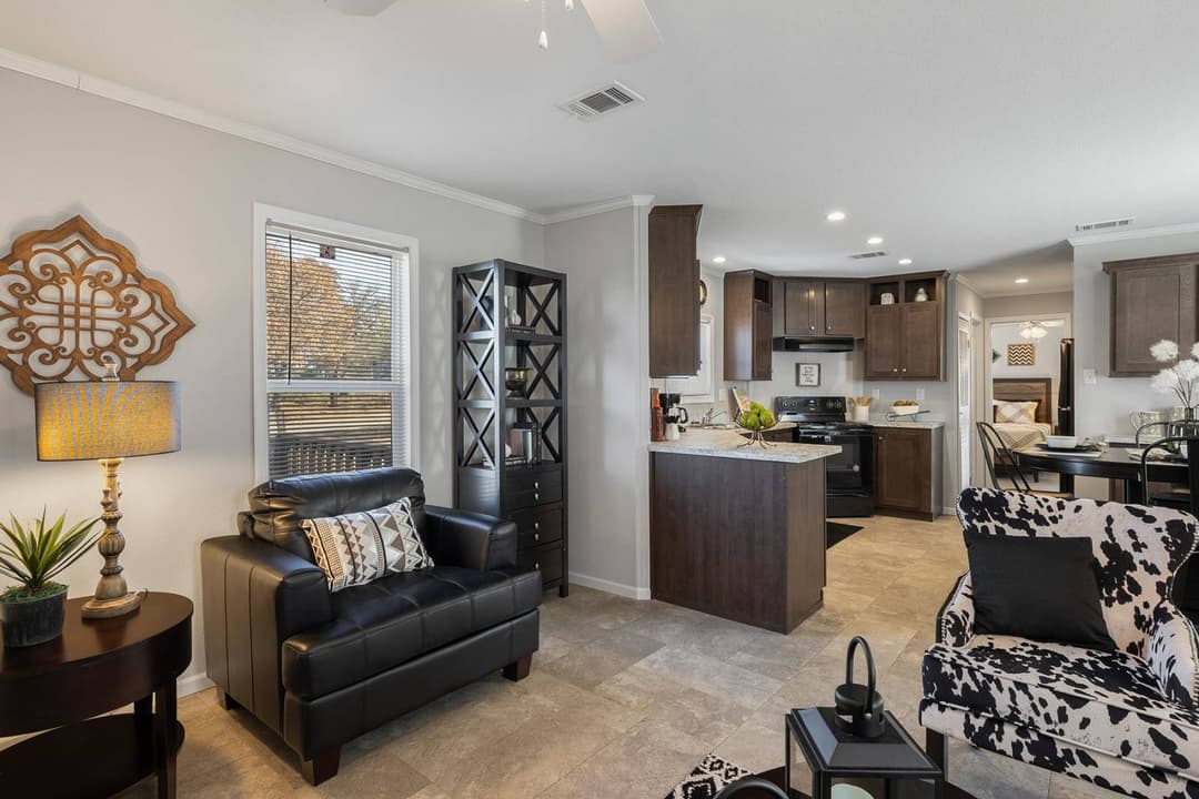 Cs1676c interior home features