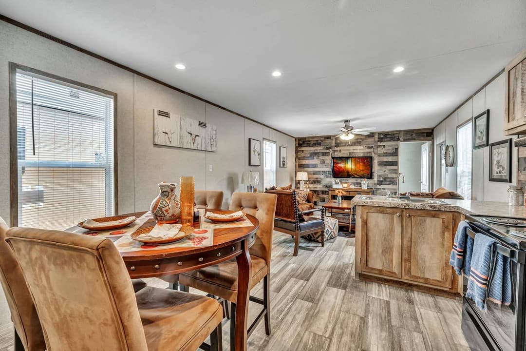 Rm1456 interior home features