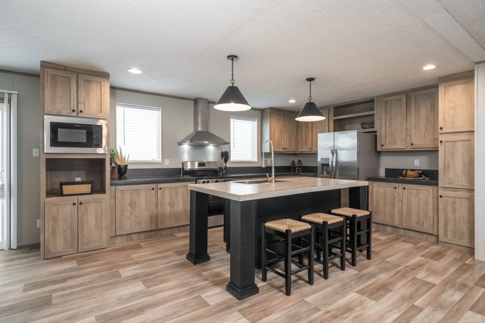 Tradition 72 kitchen home features