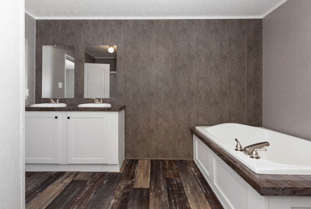 Tradition 76c bathroom home features
