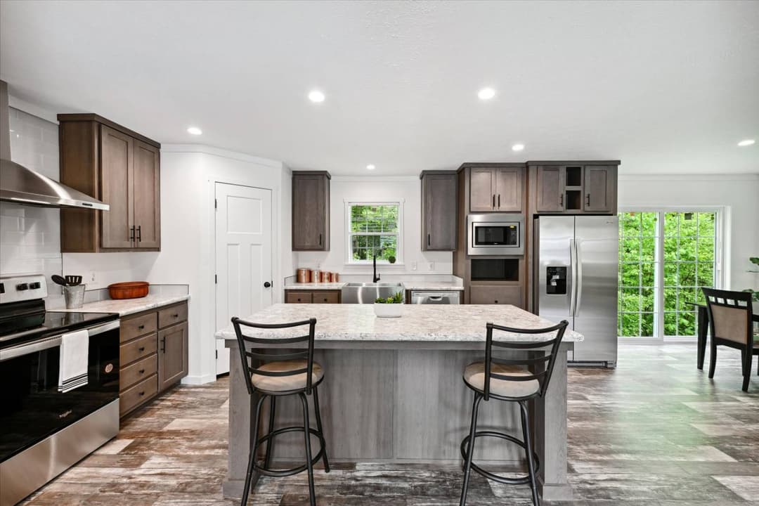 East point - elevate 56 kitchen home features