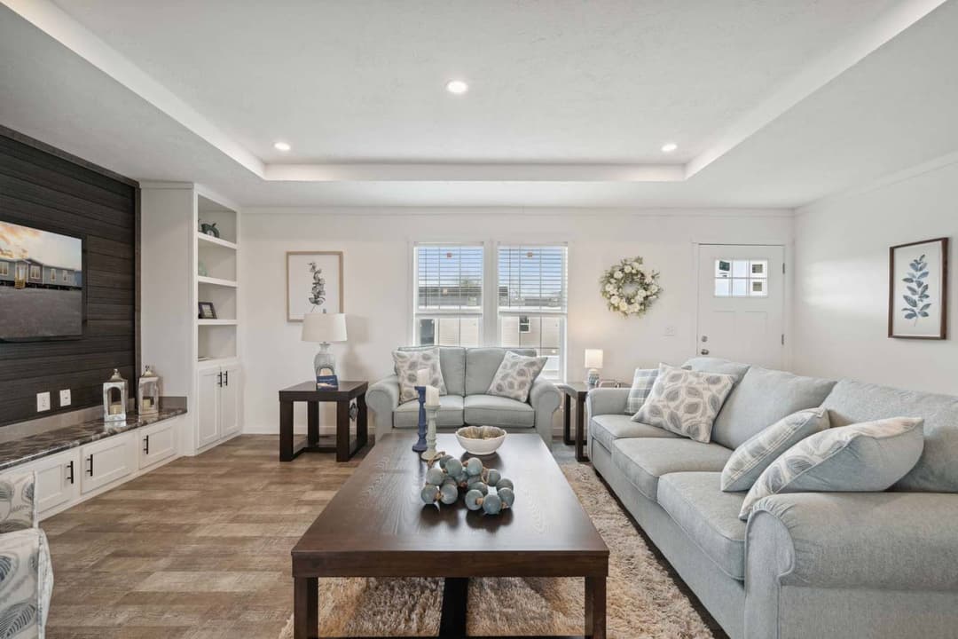 East point - pursuit interior home features