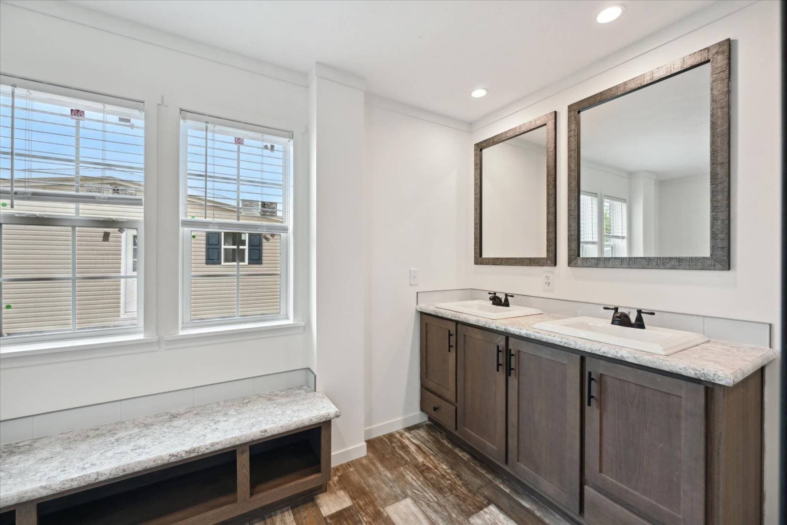 East point - elevate 56 bathroom home features