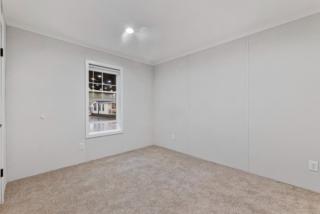 Vivid 28603n bedroom home features