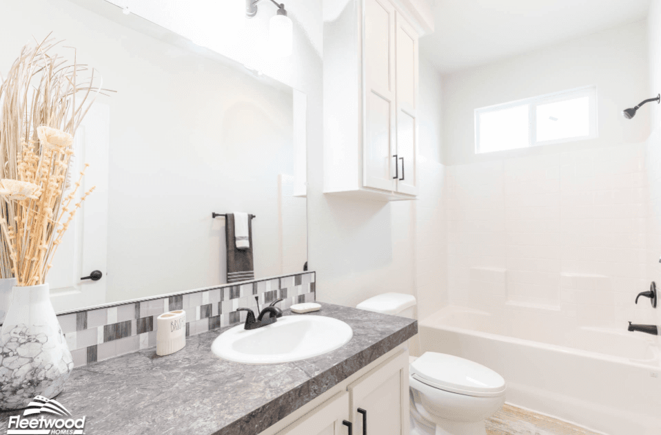 Coronado interior and bathroom home features