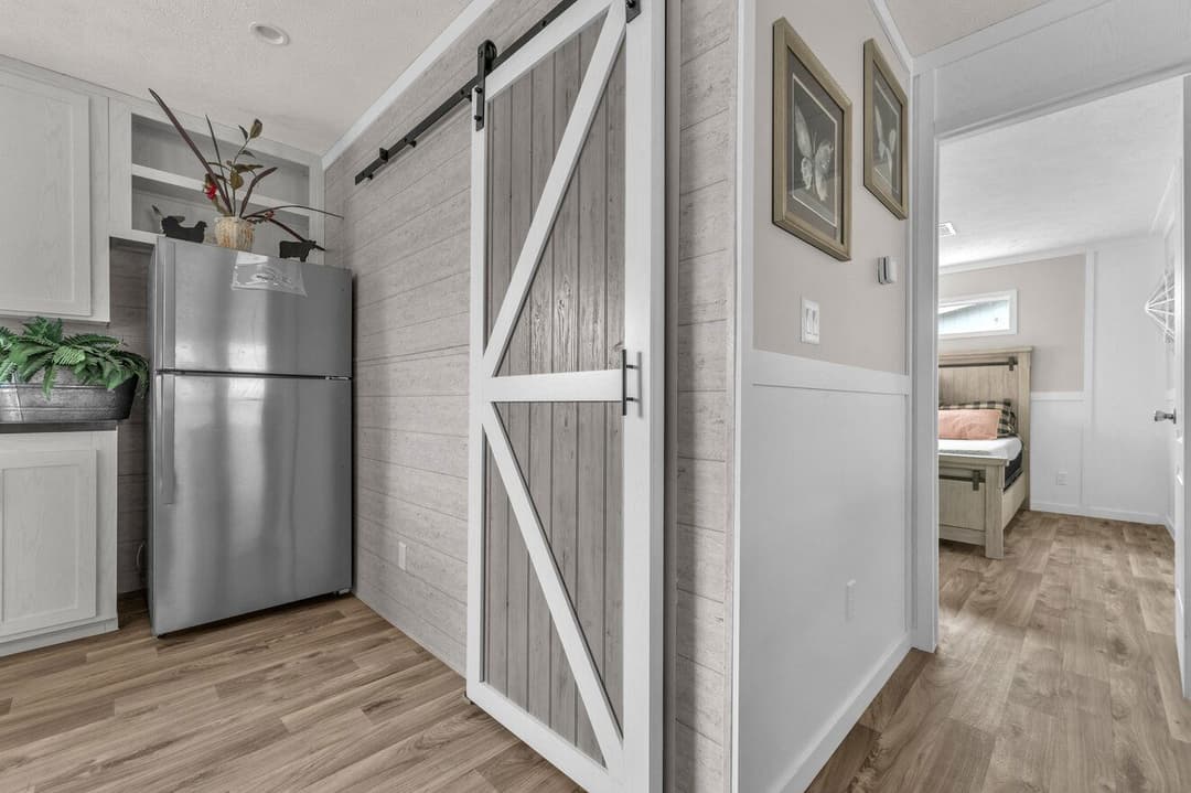 Palm harbor elite 28523f kitchen home features