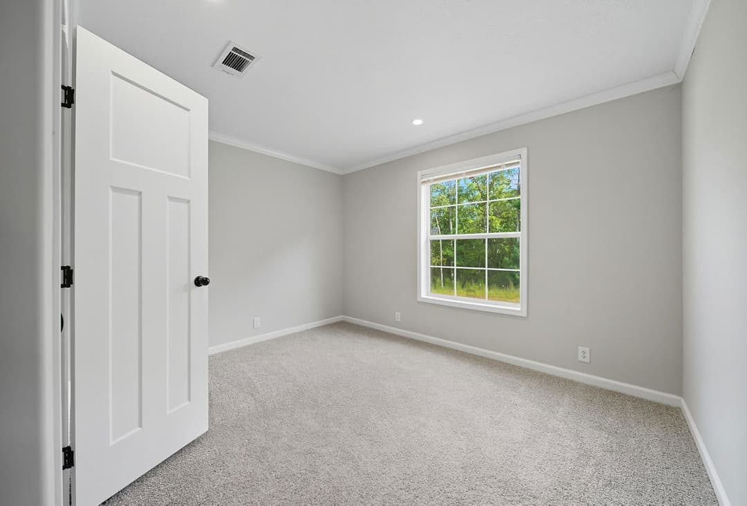 Valencia bedroom home features