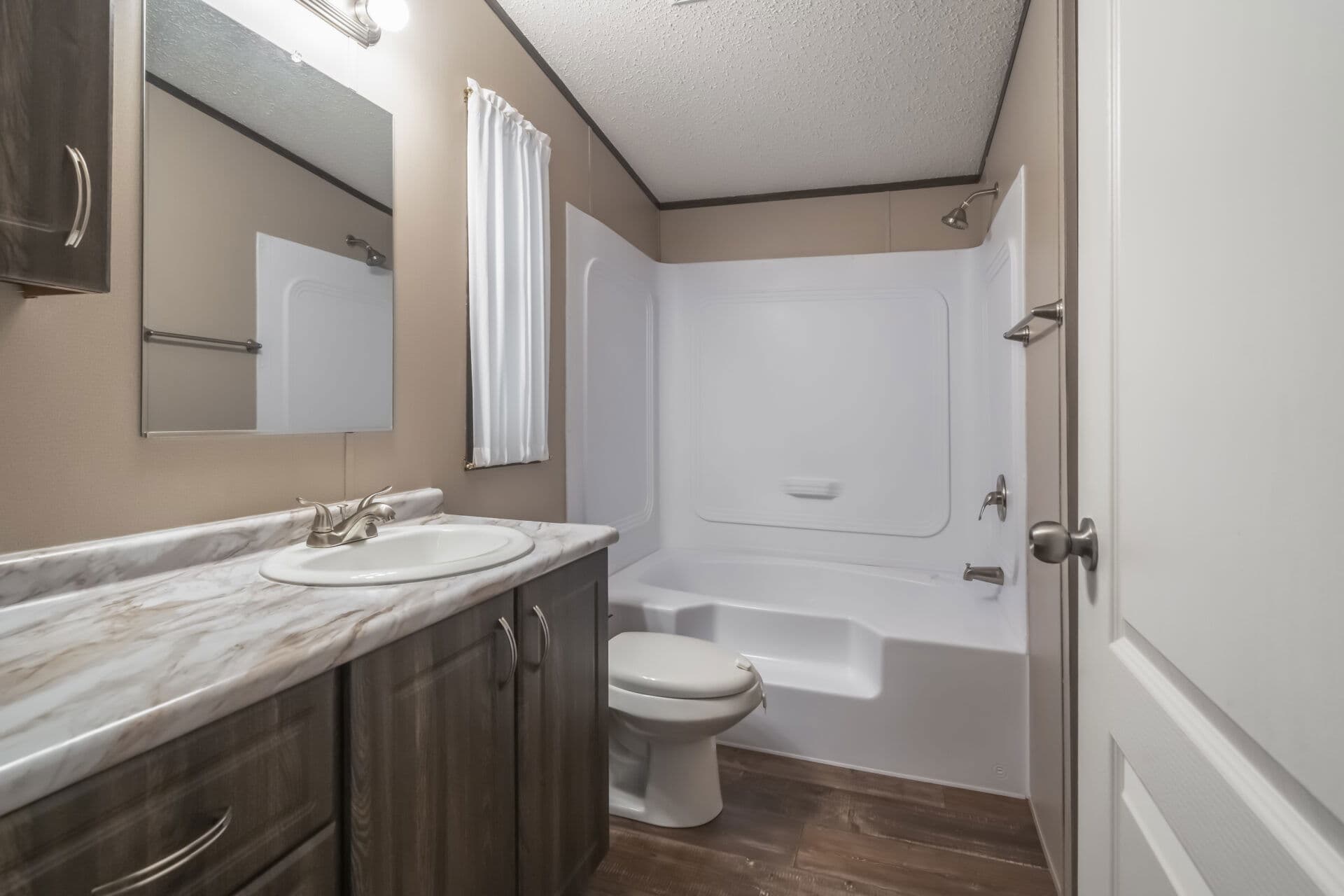 Doublewide s-24×48-22np bathroom home features