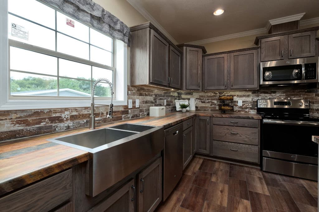 Andrew kitchen home features